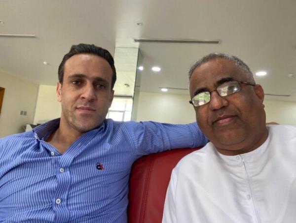 تصاویری از حضور علی کریمی در باشگاه الاهلی امارات