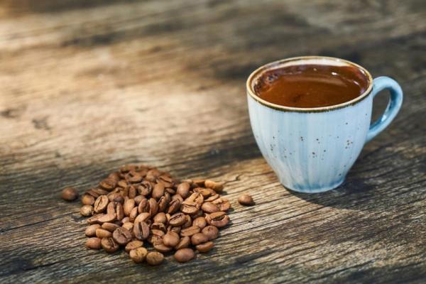 طرز تهیه قهوه عربی؛ یک نوشیدنی گرم و اصیل اهوازی